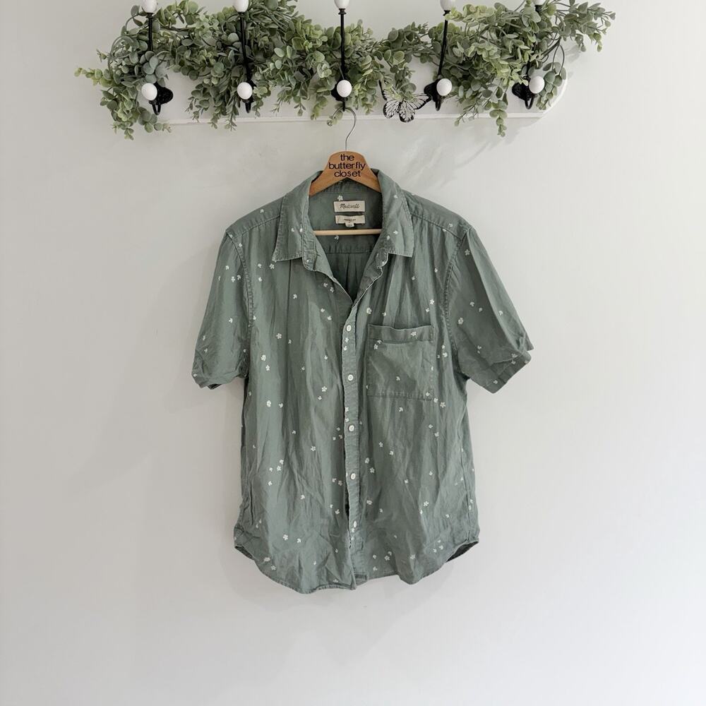 men's Madewell Green Short Sleeve Button Shirt With Flowers And Mushrooms Medium